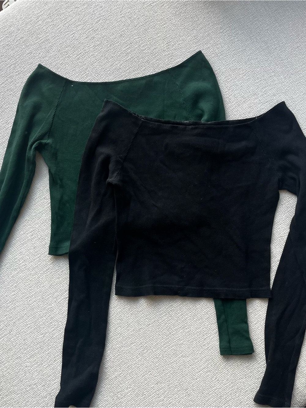 17 Brandy Melville Bundle (Shirts, Shorts, Dress + Stickers) - Picture 4 of 10